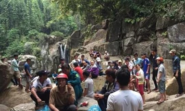 Người dân đến vui chơi hoảng hốt trước cái chết bí ẩn của nạn nhân đang học lớp 12.