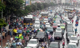 Giao thông Hà Nội với điệp khúc "chỗ nào cũng tắc và tắc bất cứ lúc nào” (ảnh: Quang Phong)
