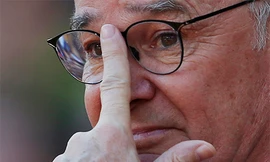 Raneri xúc động khi Leicester của ông chiến thắng và tiến gần chức vô địch Ngoại hạng Anh hơn lúc nào hết. Ảnh: Reuters.