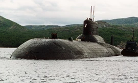 Môt tàu ngầm "khủng" lớp Typhoon của Nga (Ảnh: AFP)