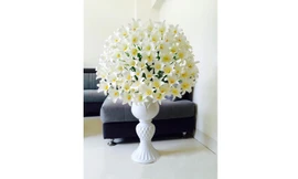 Chị Hạnh ưa thích nhất kiểu cắm hoa dáng tròn.