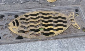 Nắp cống hình con cá ngăn mùi hôi được Đà Nẵng triển khai từ ý tưởng của người dân