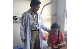 Cứu sống bé gái bị vỡ gan do xe ô tô cuốn vào gầm