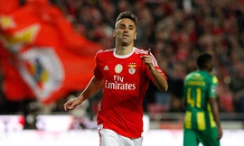 Jonas vượt lên dẫn đầu cuộc đua Chiếc giày vàng châu Âu cùng Higuain