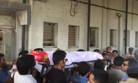 Hình ảnh đau xót trong tang lễ 'Cô dâu 8 tuổi'