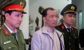 Bắt đối tượng hoạt động lật đổ chính quyền nhân dân