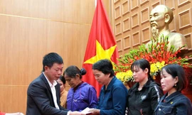 Quỹ Thiện Tâm, báo Tiền Phong trao quà Tết đến người khuyết tật huyện Ba Vì, Hà Nội