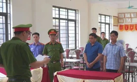 Khởi tố 2 lãnh đạo xã thiếu trách nhiệm gây hậu quả nghiêm trọng 