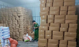 Công an Hà Giang phát hiện 29 tấn thực phẩm không rõ nguồn gốc chỉ trong một ngày