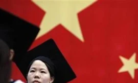 Tranh cãi vụ tạc tượng thủ khoa