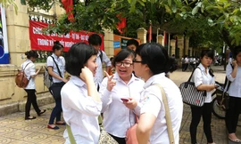 Tổng kết kỳ thi tốt nghiệp: Mở mà không lộ!