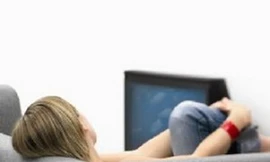 Xem tivi 6 tiếng một ngày giảm 5 năm tuổi thọ