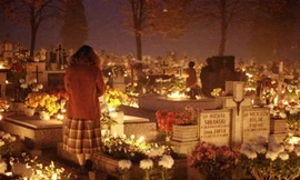 Phong tục đón năm mới 'sởn gai ốc'