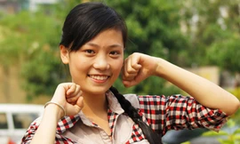 Nguyễn Cẩm Tú - Hoa khôi Sinh viên thanh lịch tài năng Học viện Kỹ thuật Quân sự 2012 Ảnh: Nguyễn Minh