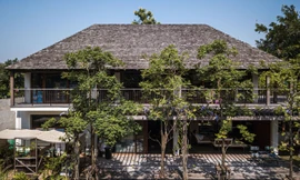 Biệt thự mái ngói bên sông gây thương nhớ vì lối thiết kế độc đáo