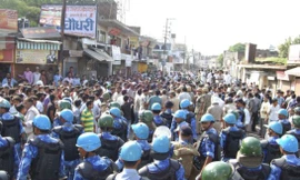 Chính phủ phải huy động hàng trăm binh sỹ đến dẹp bạo động