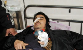 Giọt nước mắt của người cha bị con đánh