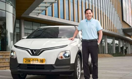Tài xế Việt và cuộc chuyển mình từ xe xăng sang điện