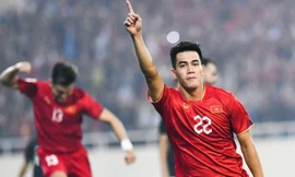 Tiền đạo Nguyễn Tiến Linh nhận giải Thanh niên sống đẹp năm 2024