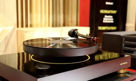 Lóa mắt với Đàn ma, Đĩa than UFO tại AV Show 2018