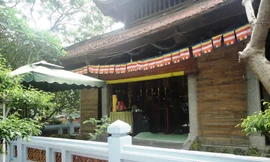 Chứng tích rõ rệt nhất của gò Đống Thây là ngôi đền chính nằm trên gò đất cao Ảnh: K.N