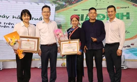 Ê-kíp Gia Đình Haha nhận giấy khen từ tỉnh Lào Cai, hành trình tiếp theo ở đâu?