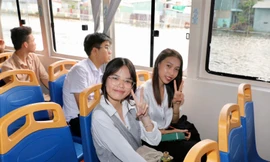 52 tân sinh viên các trường đại học phía Nam sẵn sàng nhận học bổng Nâng Bước Thủ Khoa