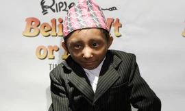 Cận cảnh người đàn ông thấp nhất thế giới