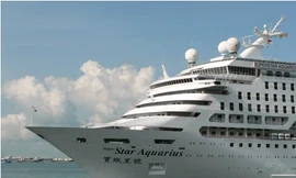 Tàu 5 sao Super Star Aquarius cập cảng Chân Mây