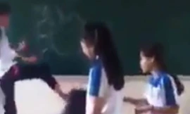 Vụ nữ sinh bị đánh dã man, lột áo trong lớp: Chuyên gia tâm lý nói gì?