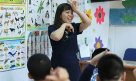 Cô giáo Hoàng Thị Thu Hà hơn 24 năm gắn bó với trường PTCS Xã Đàn, Hà Nội.