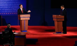 Đương kim Tổng thống Mỹ Barack Obama và ứng cử viên đảng Cộng hòa Mitt Romney trong buổi tranh luận đầu tiên diễn ra hôm 3-10