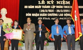 Tỉnh đoàn Hà Tĩnh nhận huân chương Lao động hạng Nhì