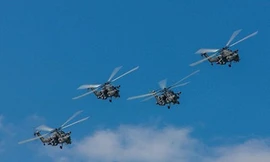 'Đại bàng vàng' xé nát bầu trời