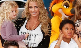 Siêu mẫu ngực bự giành giải Bà mẹ của năm