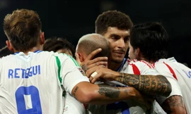 Italia ngược dòng thắng sốc Pháp