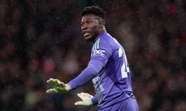 Pha bóng láu cá biến thủ môn MU thành trò cười