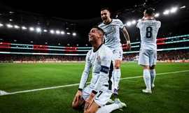 Ronaldo chạm mốc 900 bàn, tạo kỷ lục vô tiền khoáng hậu