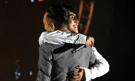 Khoảnh khắc 'điên rồ' của Tuấn Hưng - Duy Mạnh 