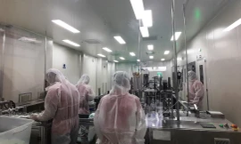 Dự kiến, Nhà máy sản xuất khẩu trang y tế đạt 1,2 triệu chiếc mỗi tháng. Ảnh: Trương Định