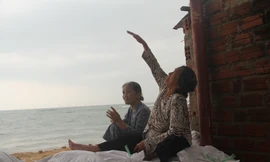 Người dân tại thôn Hải Nam (xã Nhơn Hải) chia sẻ, chưa bao giờ phải chịu liên tiếp 2 cơn bão độ vào mà chỉ cách vài ngày.