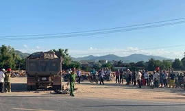 Vụ tai nạn khiến 2 người trên xe máy tử vong tại chỗ.