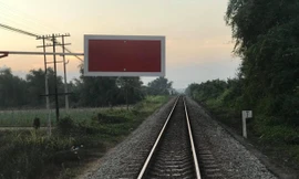 Mải mê chụp hình “tự sướng” hai nữ sinh tử vong khi đoàn tàu chạy qua. Ảnh minh họa