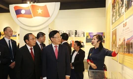 Triển lãm về quan hệ hữu nghị vĩ đại, đoàn kết đặc biệt Việt Nam - Lào