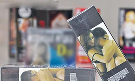 ‘Nước hoa kích dục’ rộn ràng chợ vùng biên