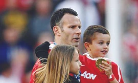 Barca tránh núi lửa, Giggs bị tố gạt tình