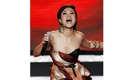 Uyên Linh: Lại “Cám ơn tình yêu”