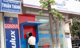 12 ngân hàng bắt đầu thu phí ATM nội mạng