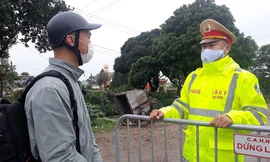 ‘Thiết quân luật’ ở thôn Hạ Lôi