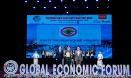 Bệnh viện mắt Hồng Sơn nhận giải thưởng 'Top 20 thương hiệu xuất sắc toàn cầu 2023'